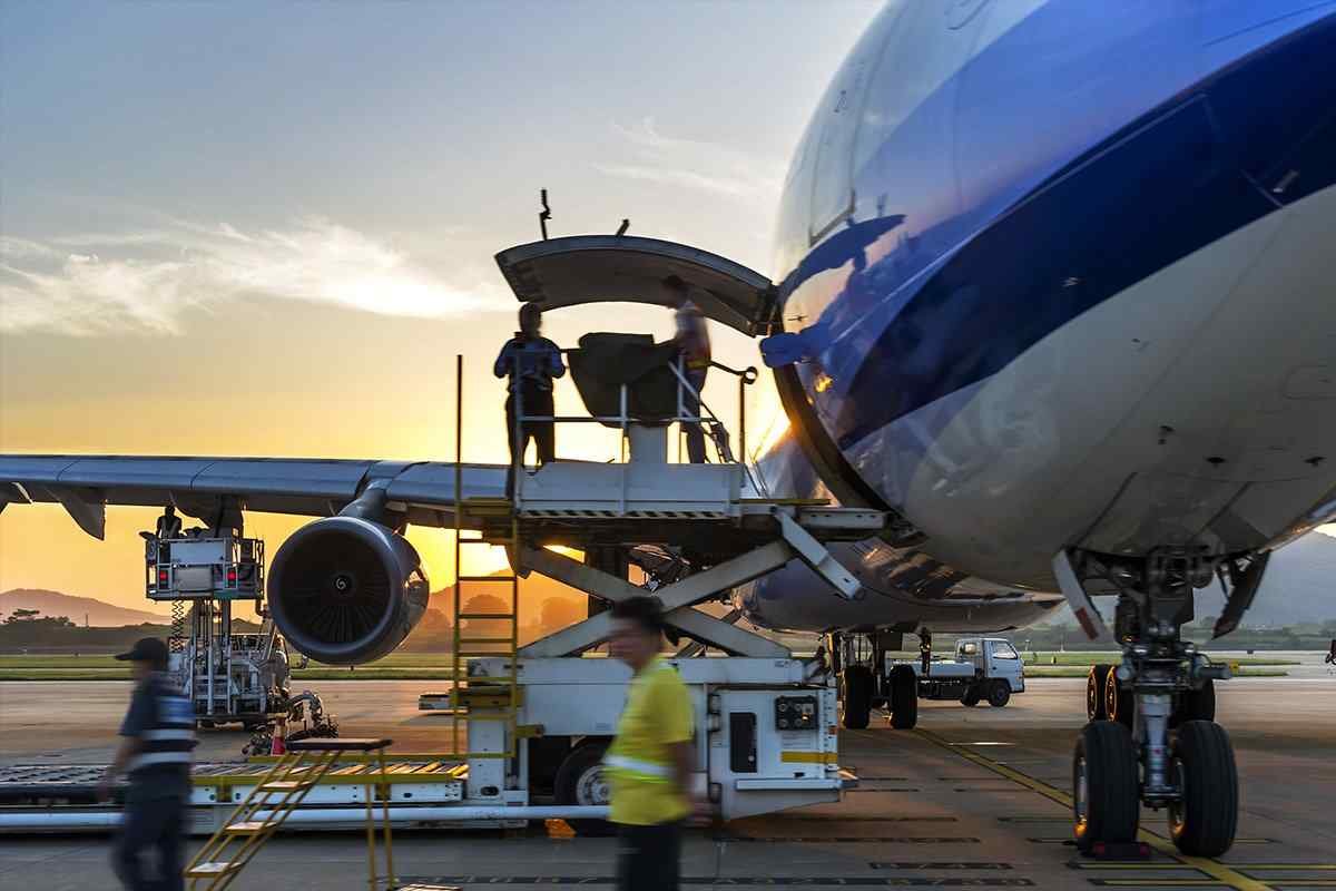 https://premium-global-logistics.com/wp-content/uploads/2017/03/service_4.jpg